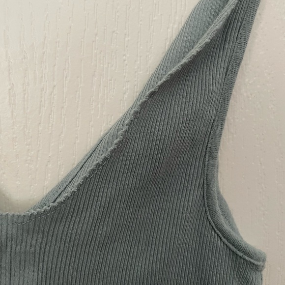3 for $10 | Urban Outfitters BDG Cropped Tank Top - Picture 6 of 10